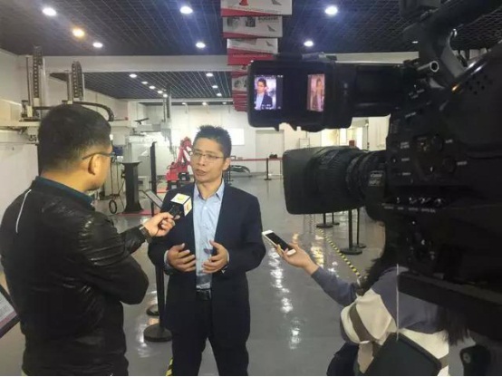 《Nanfang daily reports》 Interview karel robot for the development of the robot industry